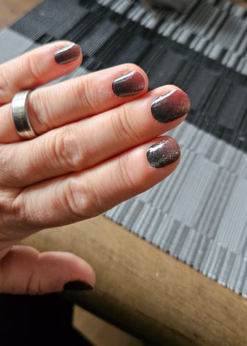 Nadine F. review of UV Gel: Scarlet Ombré Cateye image 1 out of 1