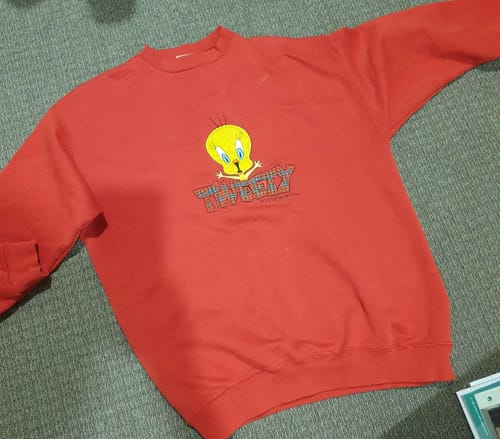 Customer photo review of Vintage Tweety 1995 Sweatshirt (L)