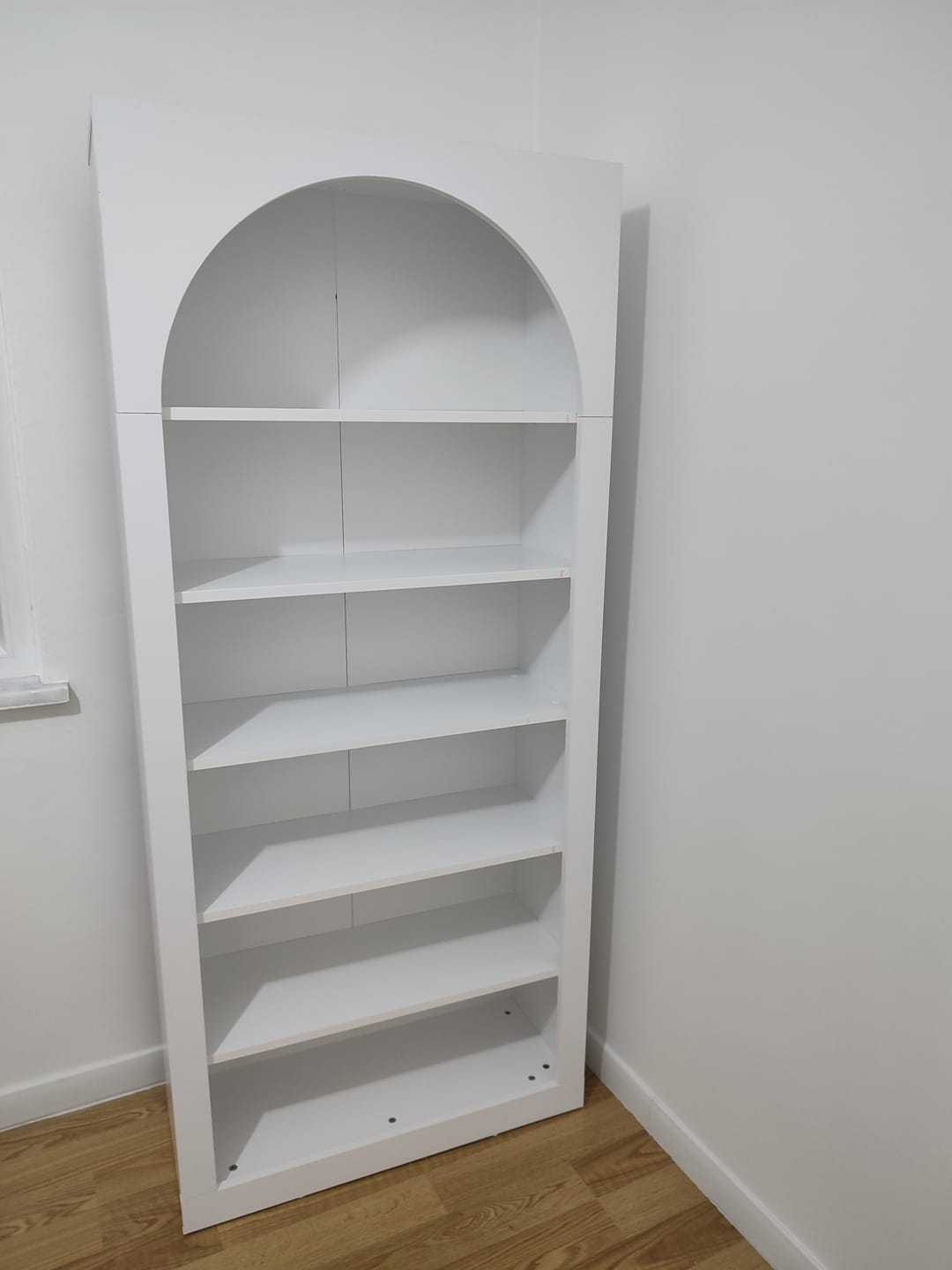 Customer photo review of Rani HC116 Kitaplık 6 Raflı Çalışma Odası Kütüphane Modern Duvar Rafı Beyaz