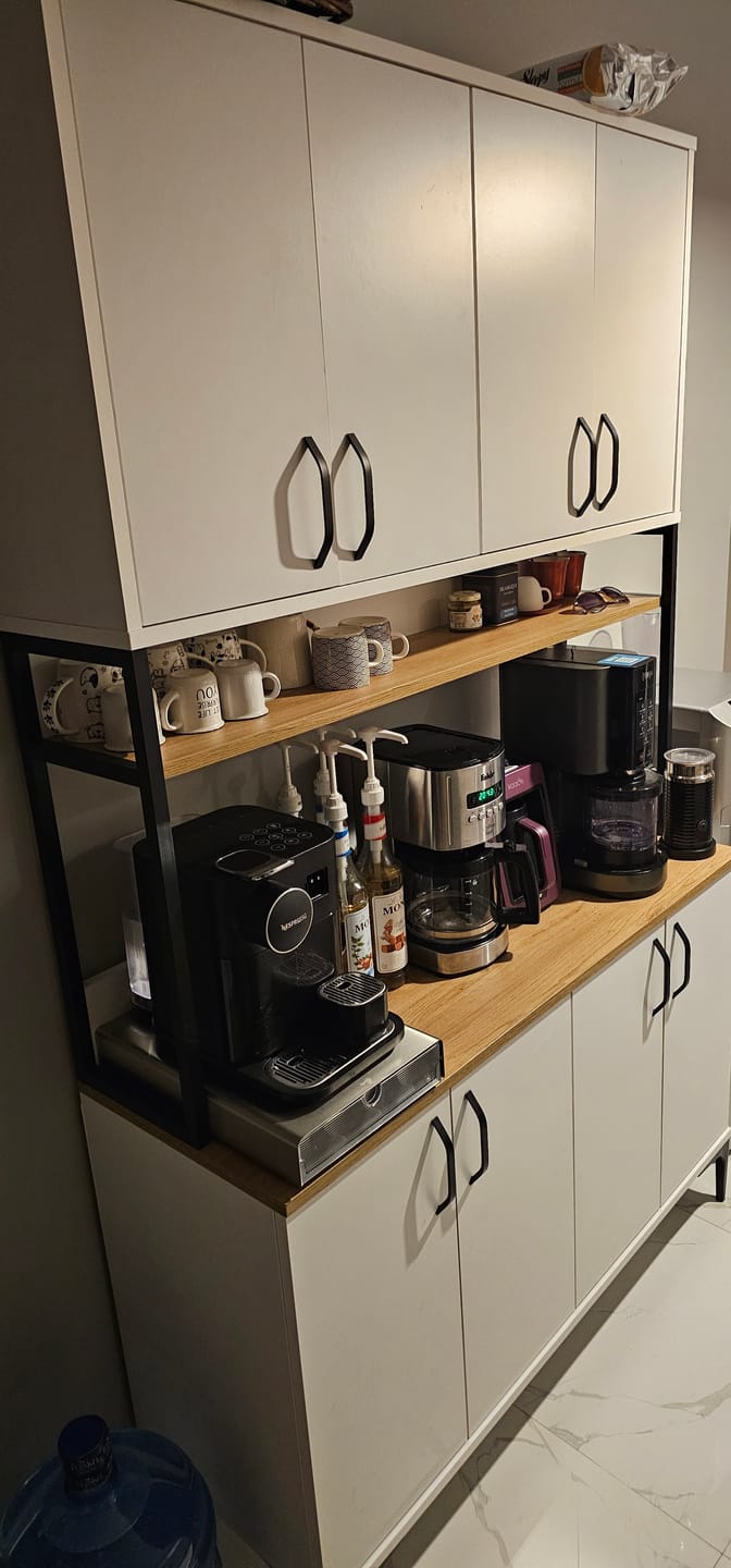 Customer photo review of Rani JE173 Çok Amaçlı Dolap 8 Kapaklı Kiler Mutfak Dolabı Beyaz - Sepet Ceviz