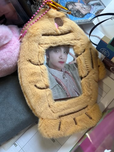 Customer photo review of TAIYAKI BUNGEOPPANG PC HOLDER