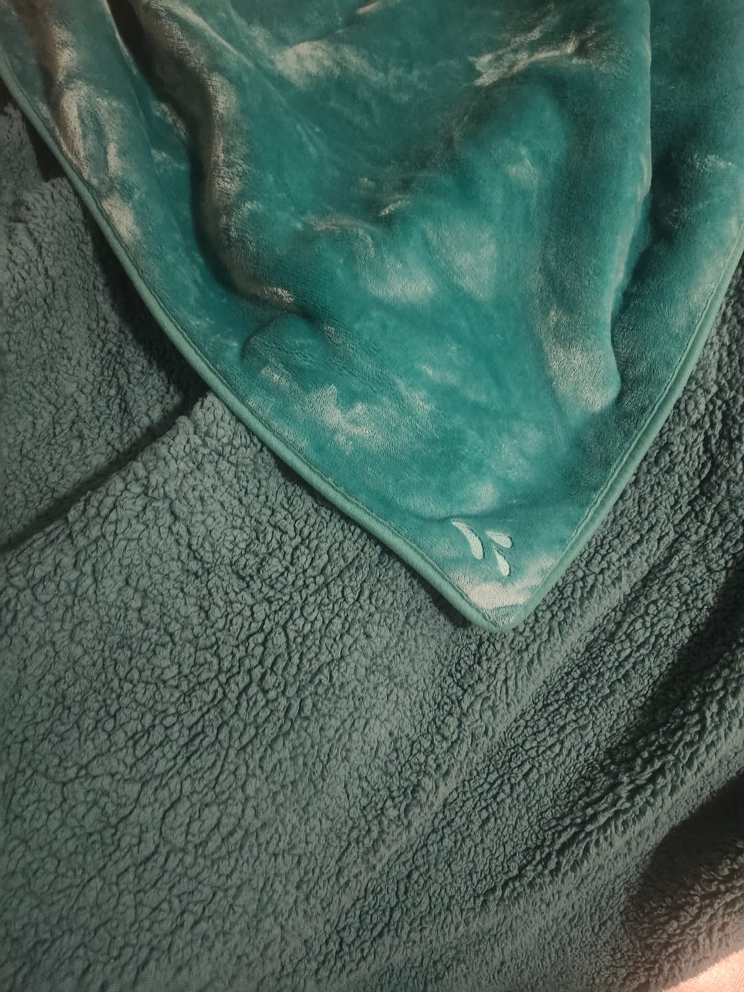 Customer photo review of Waterproof Splash Blanket™ - Teal The OG