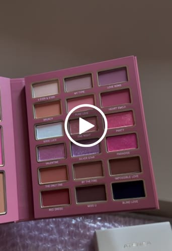 Customer video review of PALETA DE SOMBRAS STORYTIME