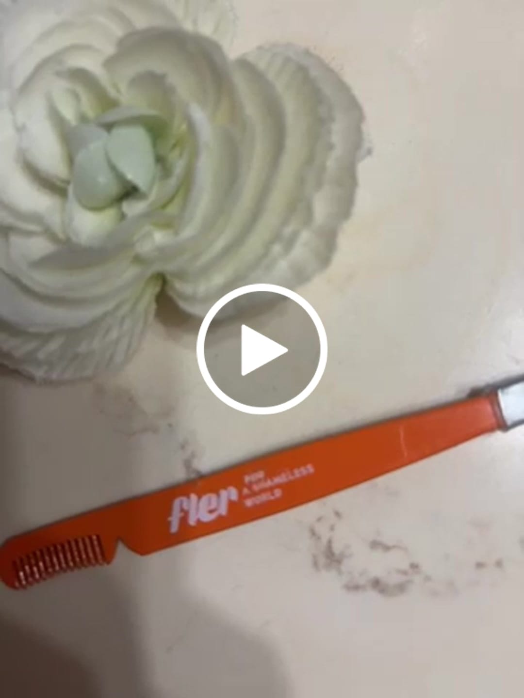 Customer video review of Gift - Eyebrow Tweezer