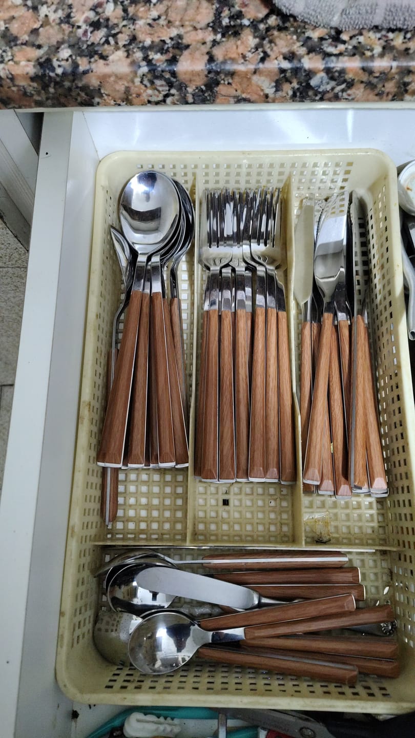 Customer photo review of Cubiertos Sakura Wood 24 Piezas