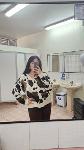Customer photo review of SWEATER HAILEY VACA