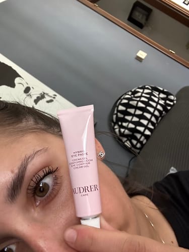 Customer photo review of Hybrid Eye Paste