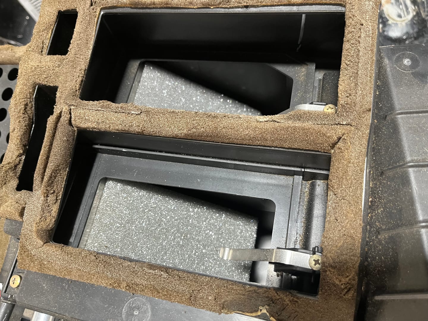 Customer photo review of 3rd Gen Ram (02-09) Complete Repair Kit (Single zone, no rear vent)