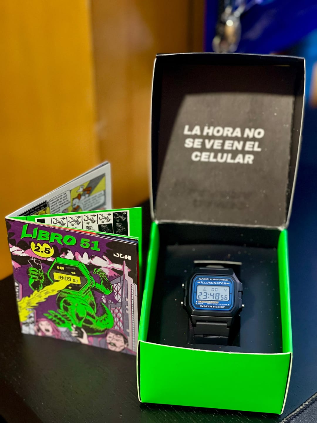Customer photo review of Reloj Casio Vintage F-105W-1ADF Azul/Negro Illuminator