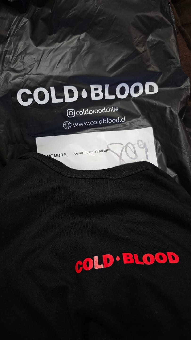 Customer photo review of POLERA BASIC BLACK & RED
