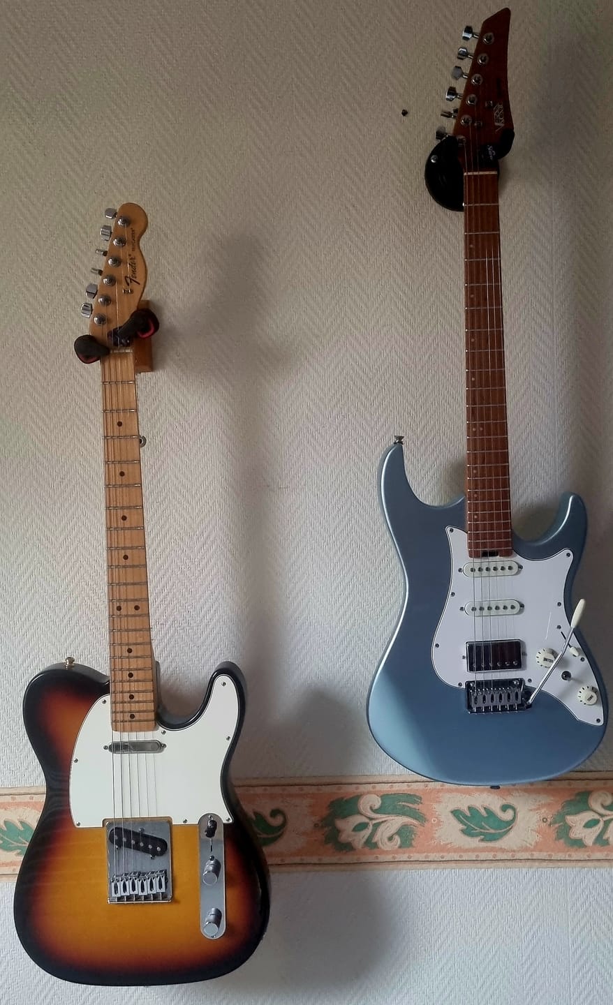 Customer photo review of Guitare électrique double coupure Donner DST-550 de 39 pouces avec Pickup HSS en corps en épinette solide