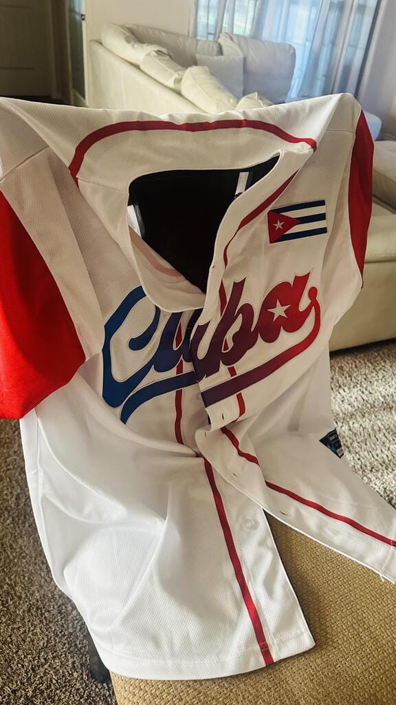 Customer photo review of Cuba Heritage Custom Baseball Jersey