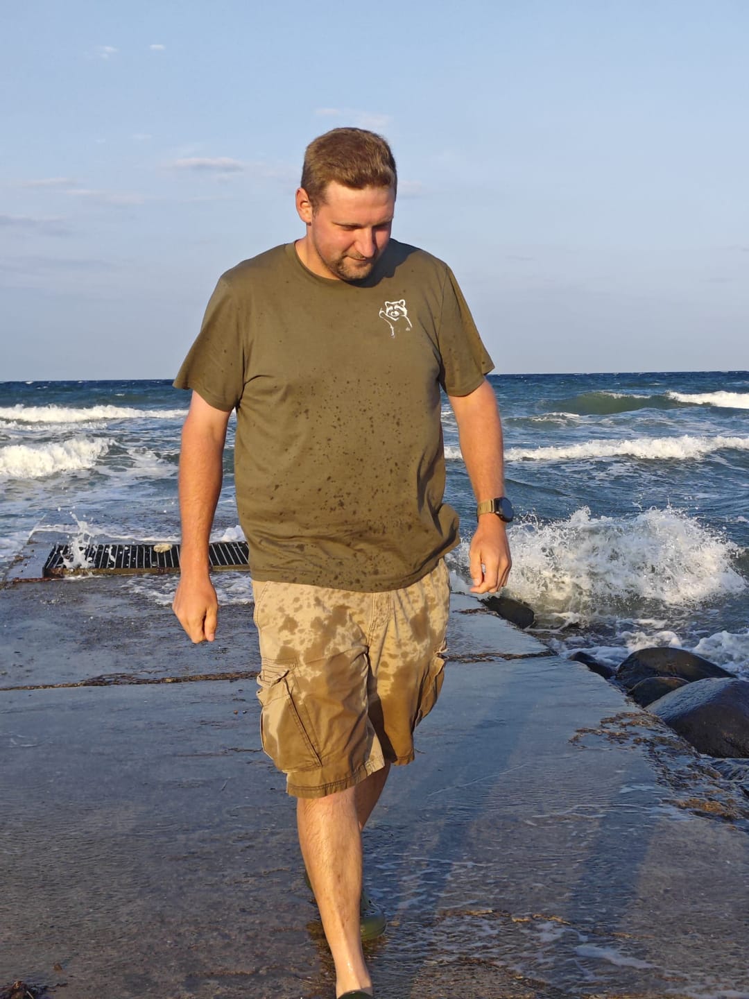 Customer photo review of Frecher Waschbär (klein) - Bio Herren Shirt