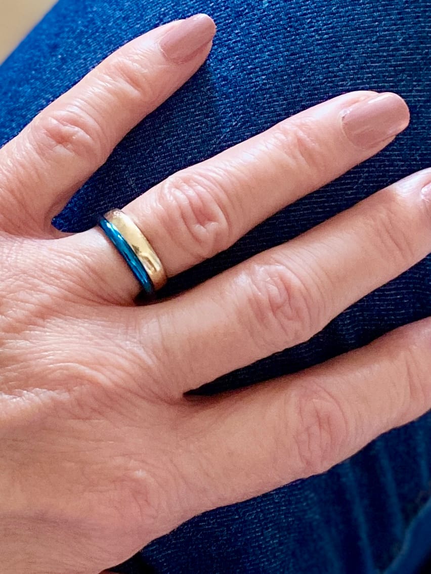 Customer photo review of Blue 2mm Wonder Ring