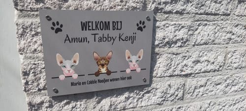 Customer photo review of Spionerende huisdieren- Gepersonaliseerde deurbord