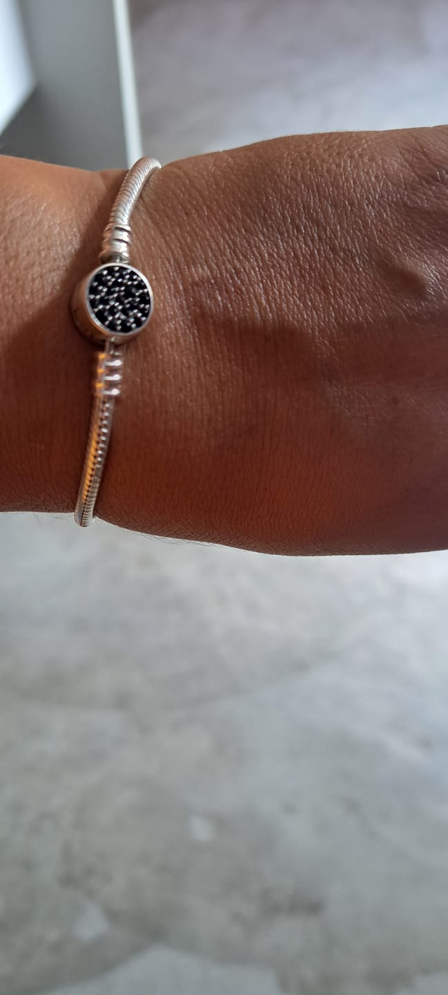 Customer photo review of Pulsera Luna Llena