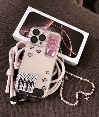 Customer photo review of Sparkle Away Transparent - iPhone 16 Pro Max