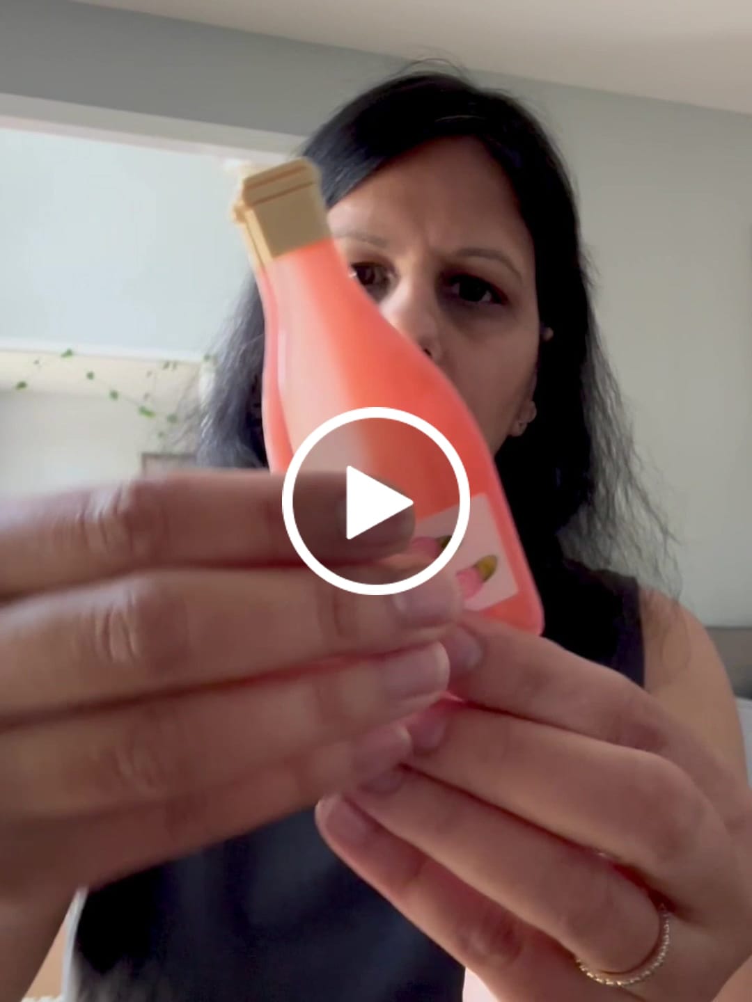 Customer video review of Large Rose Wine Bottle Hair Claw Clip