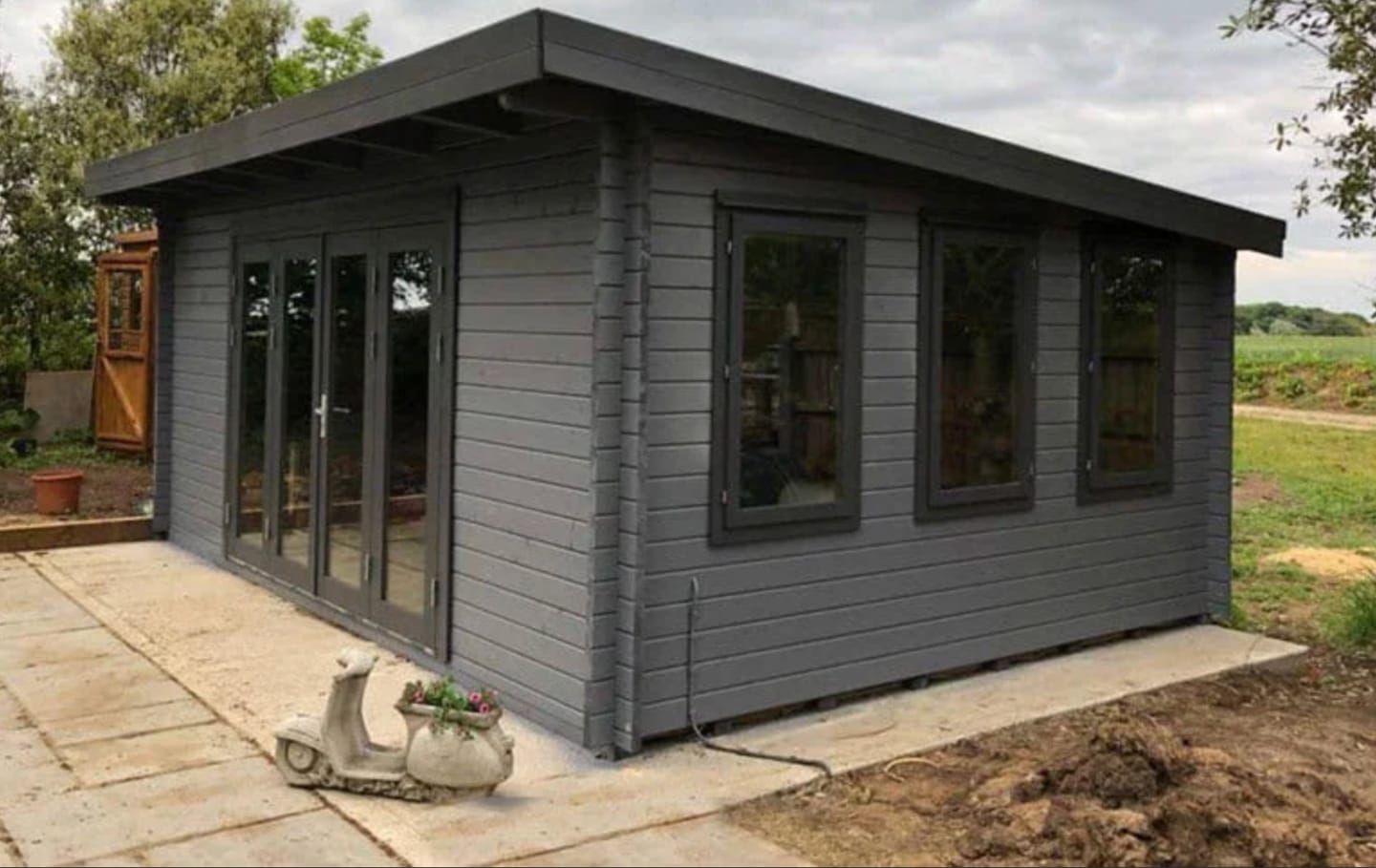 Customer photo review of Lea L (5.5x4m | 19.4m2 | 44mm) Pent Roof Garden Room with Bi-Fold Doors