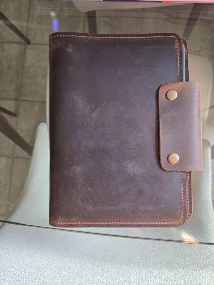 Customer photo review of 2025-2026 Leather Planner, Personalized Refillable Leather Journal A5 Size + Free Pen