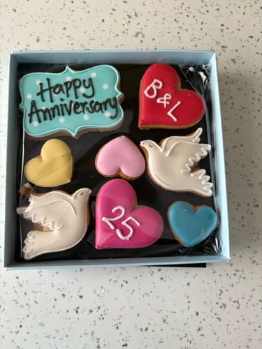 Customer photo review of Happy Anniversary Biscuit Box