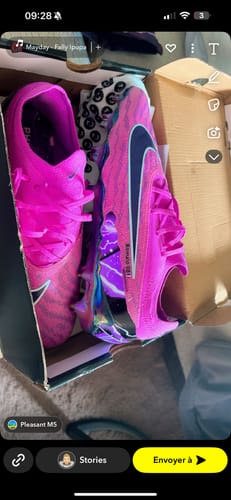 Customer photo review of Phantom GX Elite FG Thunder - Violet