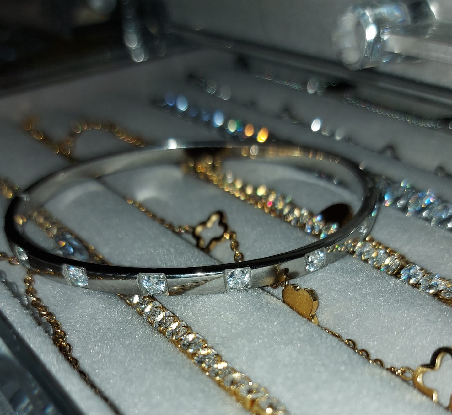 Customer photo review of Lola Armreif | 18K vergoldet