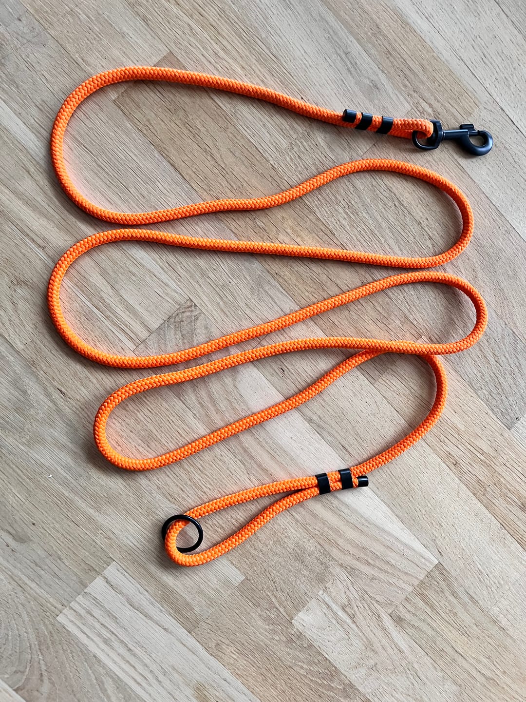 Customer photo review of Smycz linowa "Tiger Orange" - czarne okucia
