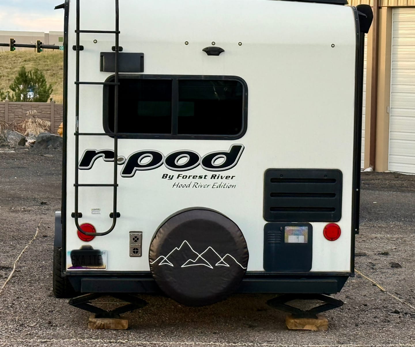Customer photo review of Simple Mountain Spare Tire Cover Design - Custom Tire Covers For Jeeps, Broncos, Campers, RV, Motorcoach