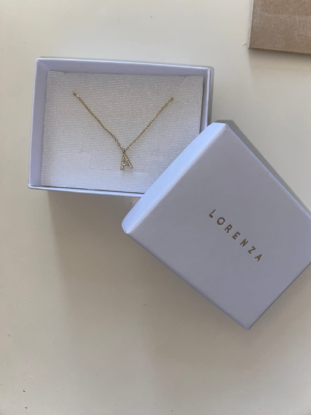 Customer photo review of Collar Dorado Inicial Zirconias