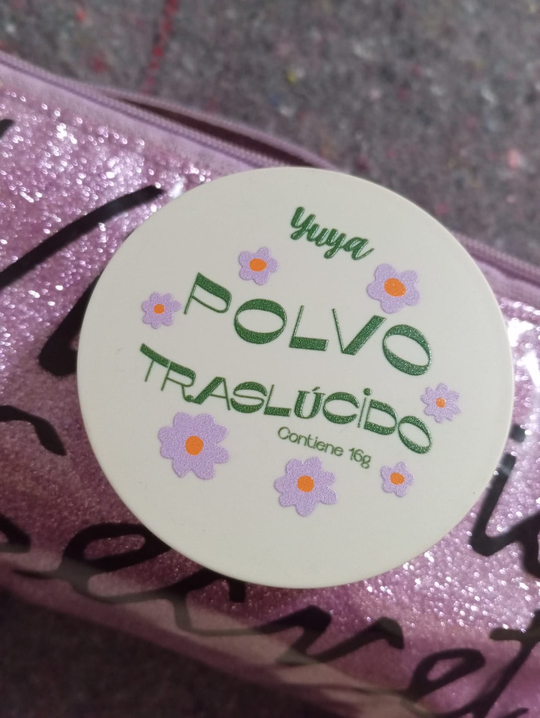 Customer photo review of Polvo Traslúcido Yuya