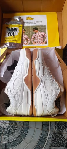 Customer photo review of HUGO Powder White Men's casual sneaker