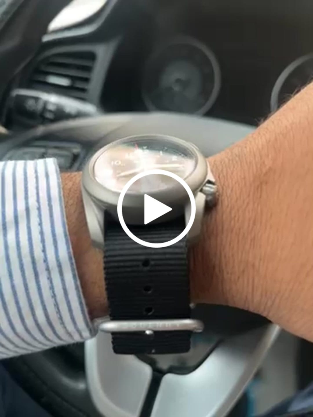 Customer video review of VOYAGER - 100M Waterproof Titanium Automatic Field Watch | Black