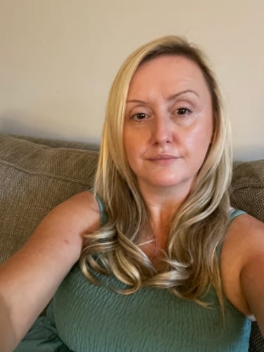 Customer photo review of Stranded 16" One Piece Flicky Clip-in Hair Extension - Colour #18/22 Iris