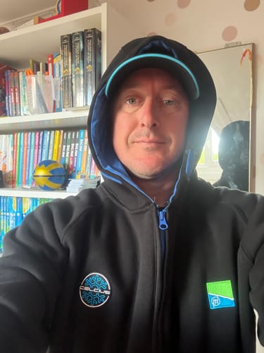 Customer photo review of CELCIUS ZIP HOODIE - 🎁