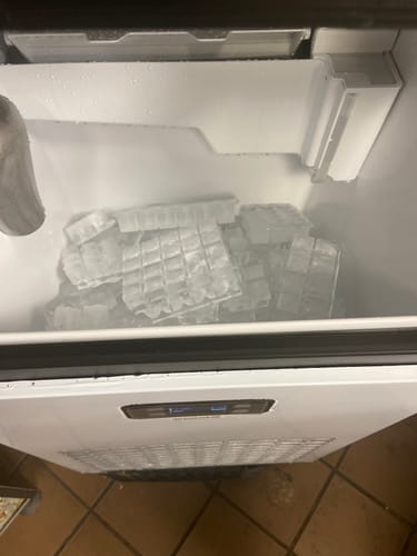Customer photo review of Commercial Cube Ice Maker 100/200/265lbs/24H, 33lbs Storage Bin