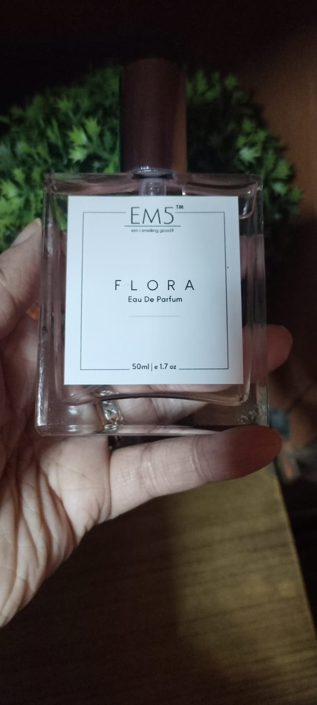 Customer photo review of Flora | Eau De Parfum