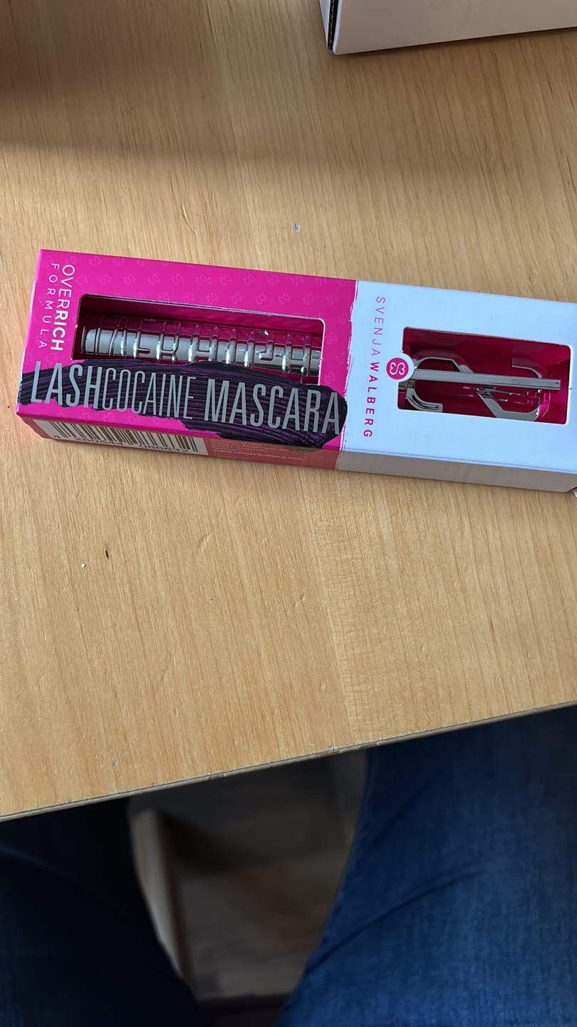 Customer photo review of LASHCOCA!NE MASCARA