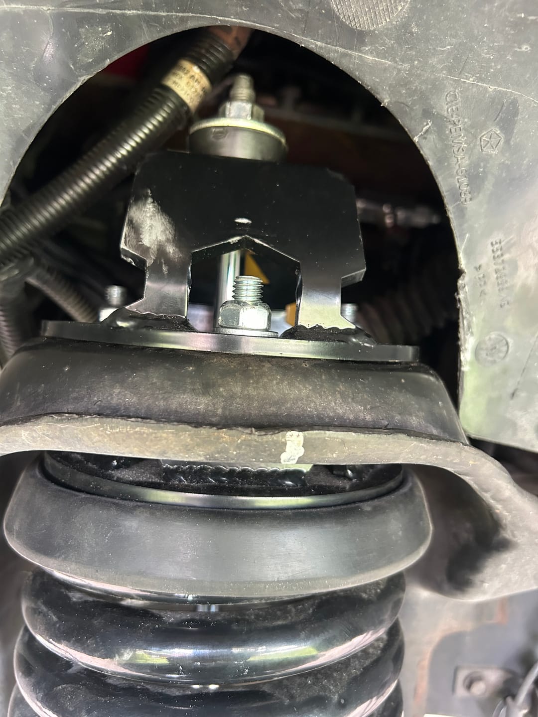 Customer photo review of 1994-2013 Dodge Ram 2500 / 3500 4x4 Leveling kit with shock tower