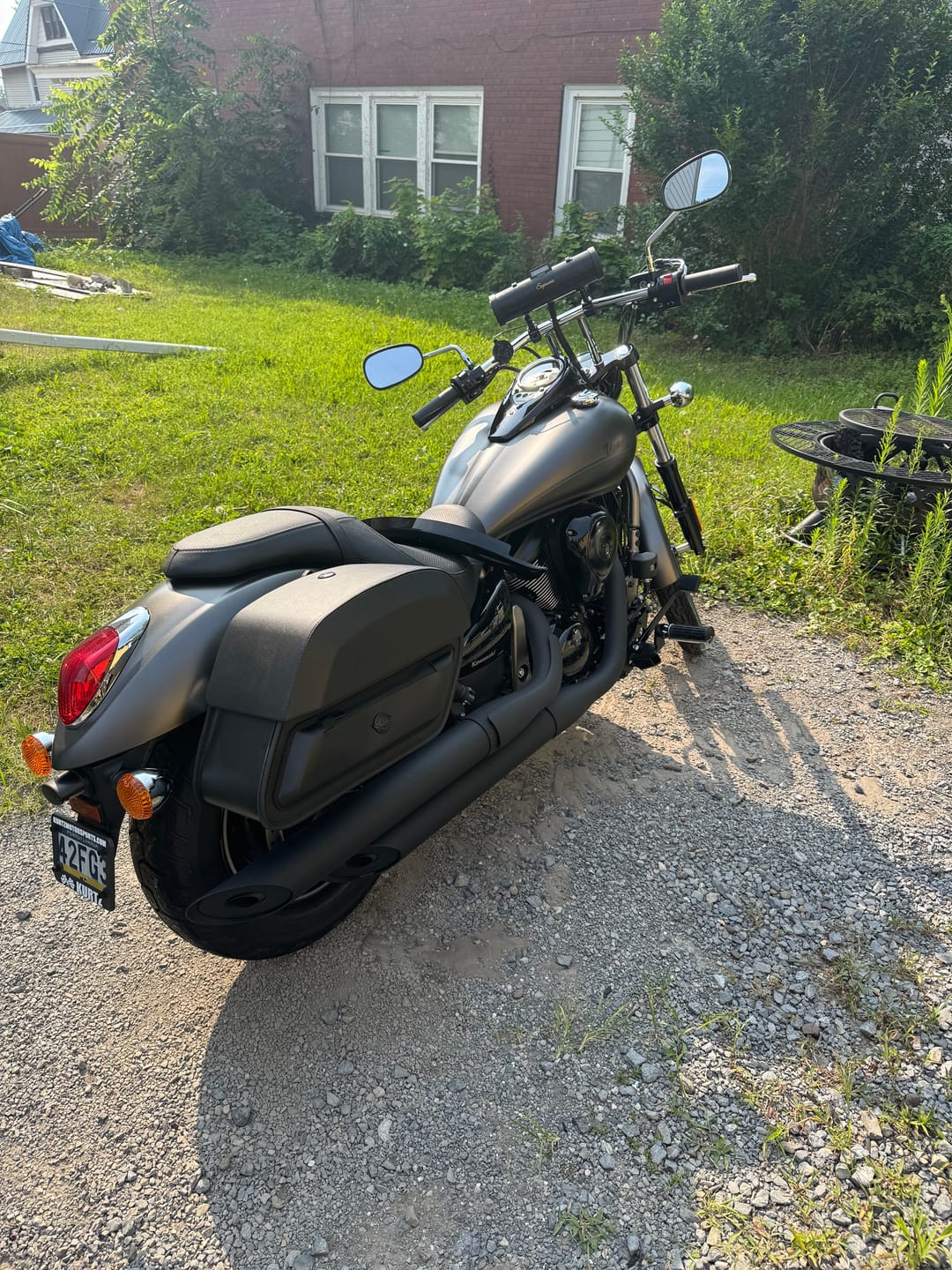 Customer photo review of 28L - Pantheon Medium Hard Mount Kawasaki Vulcan 900 VN900C Custom Leather Motorcycle Saddlebags