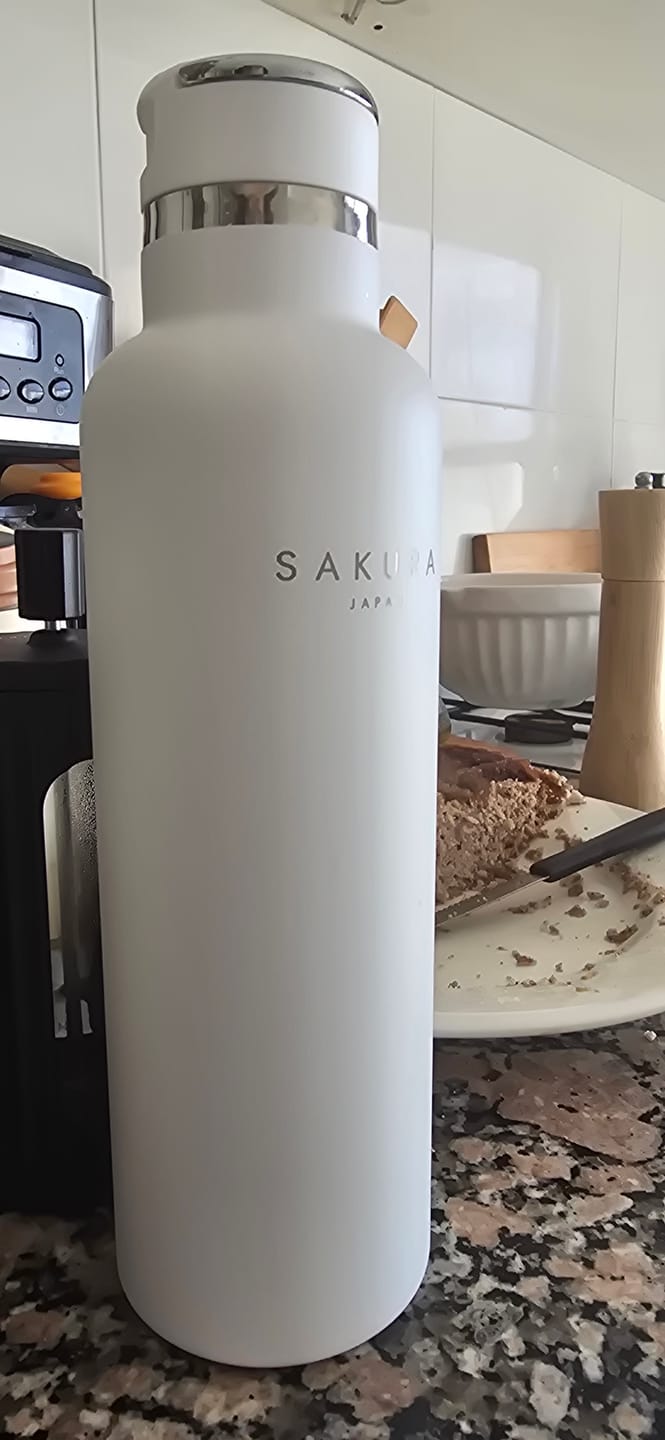 Customer photo review of Botella Térmica Sakura Acero Inoxidable 750 Ml Blanca Mate