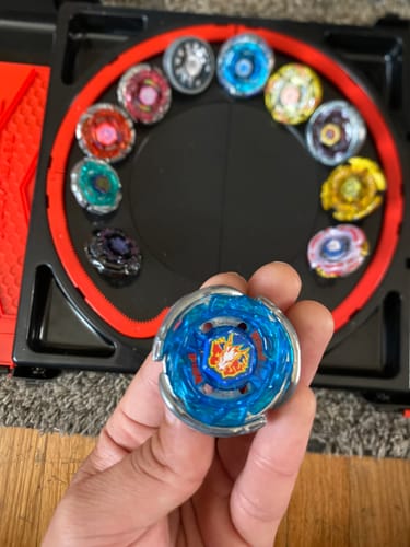 Customer photo review of Takara Tomy Storm Pegasus Beyblade BB-28 105RF Metal Fusion - With String Launcher