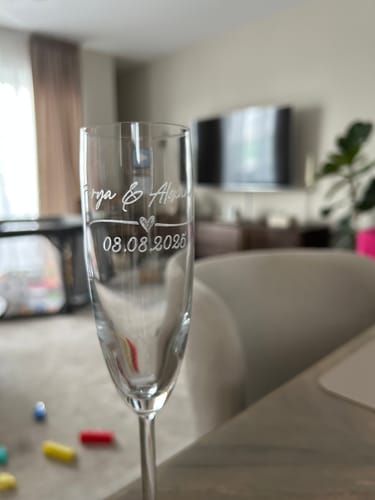 Kundenbewertung mit Foto zu Leonardo Gläser mit Gravur im "Wedding Love" Design als Set