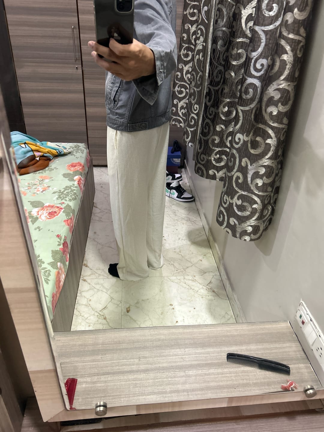Customer photo review of Cream Waffle Baggy Fit Track Pant