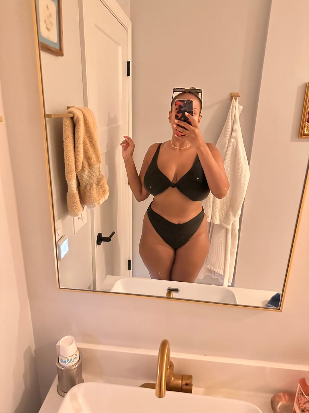 Customer photo review of Ally Top (Digital)