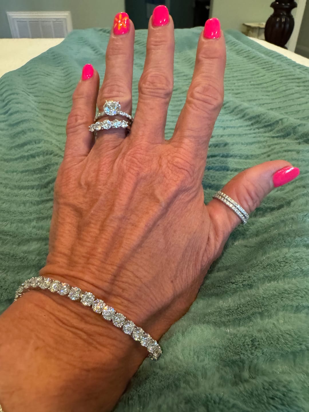Customer photo review of Eternità Full Band Ring