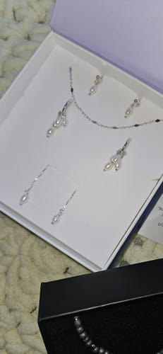 Customer photo review of סט עגילים פנינה | Linda