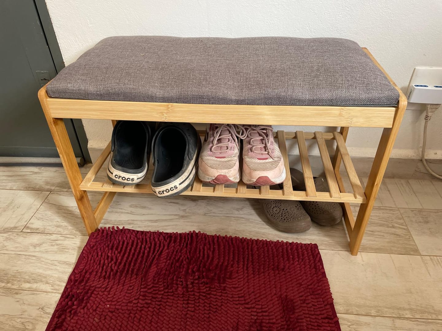 Customer photo review of Zapatera Con Repisa 2 Estantes Para Dormitorio Living