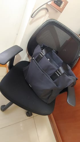 Reseña con foto de un cliente sobre Cartera De Hombro Notebook Nylon Icónica