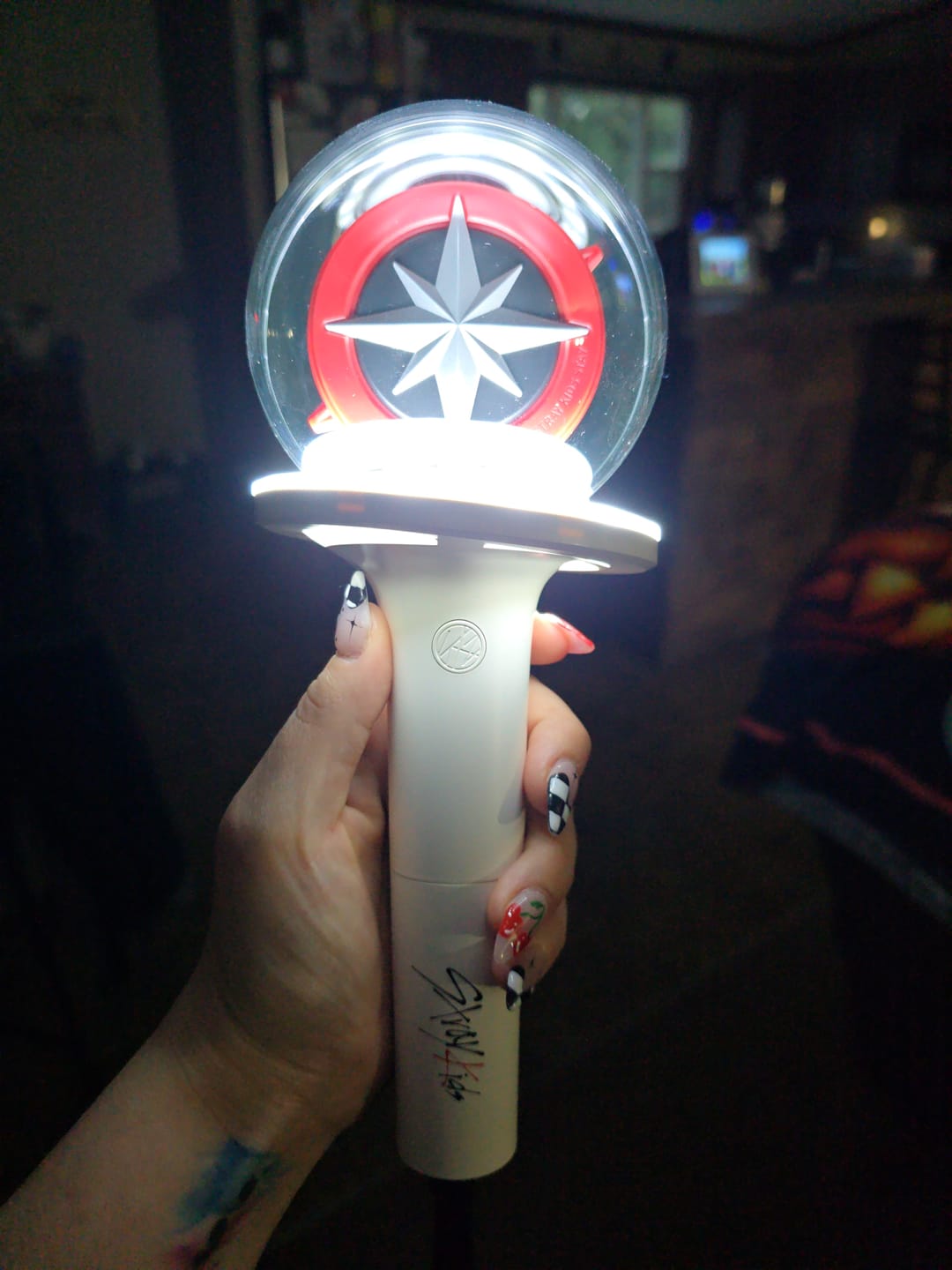 Customer photo review of Stray Kids - OFFICIAL LIGHT STICK VER.2